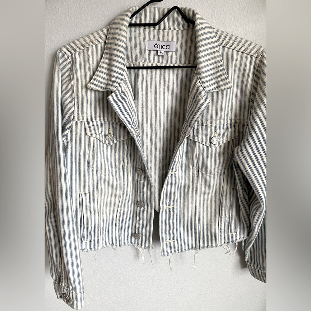 ☘️Etica Cropped Lennox Trucker mini denim jacket, size medium, blue stripes
